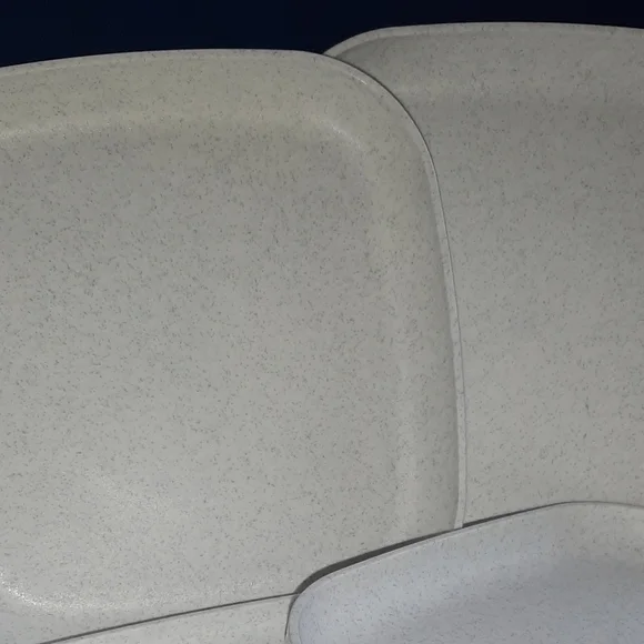 Tupperware Set of Square White Plates - Picture 2 of 12